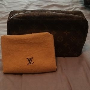 1982 louis vuitton makeup bag trousse 23 monogram